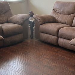 2 Piece Sectional Manual Reclining Sofas With 2 Cup Holders And Storage Box 