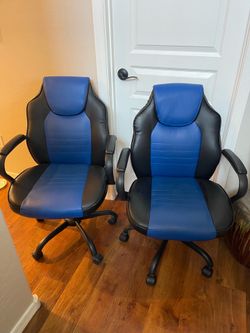 (2) matching gaming / computer chairs