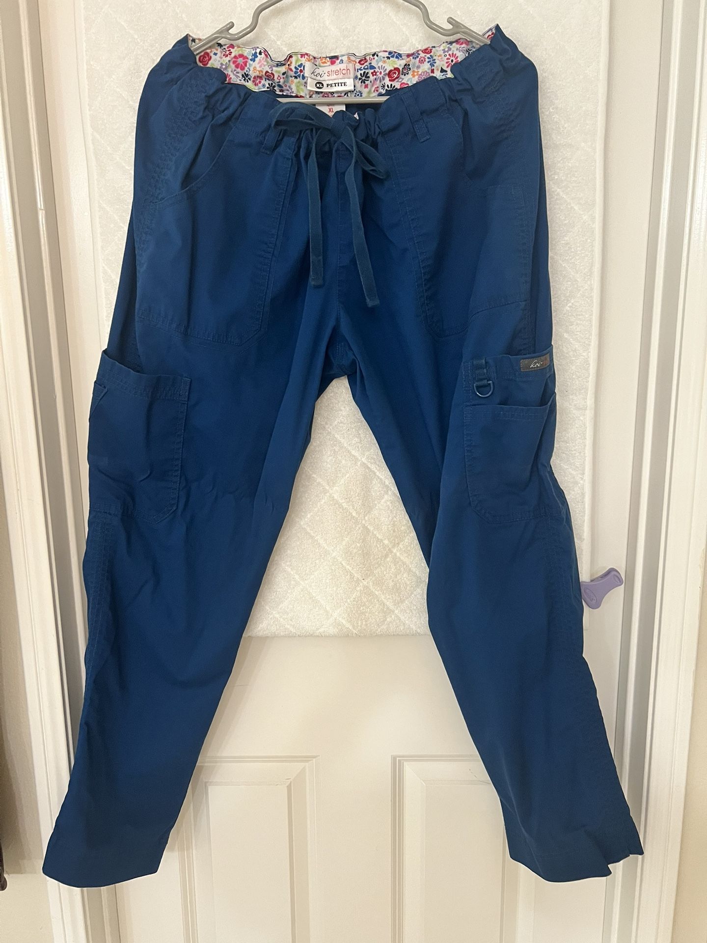 Koi Stretch, Scrub Pants