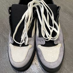 BALENCIAGA Men's Low Top Lace Up Sneakers B & W & Gray - US 10, EU 43