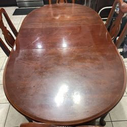 Dining Table (w/ 6 Chairs)