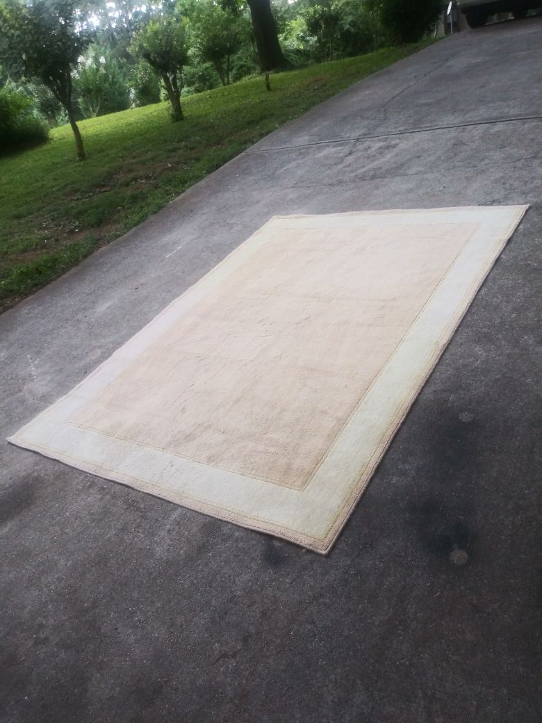 Area Rug 7ft × 5ft. Need gone today