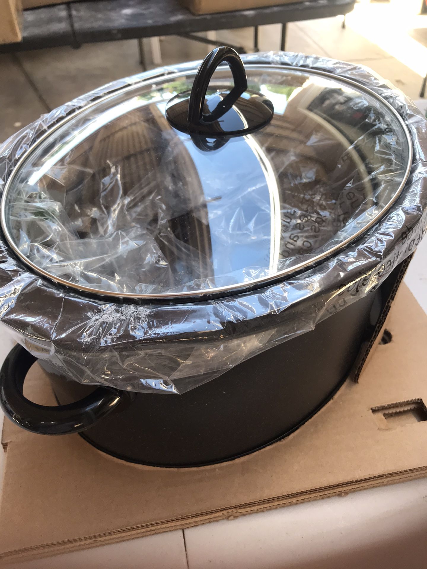 Crock pot slow cooker