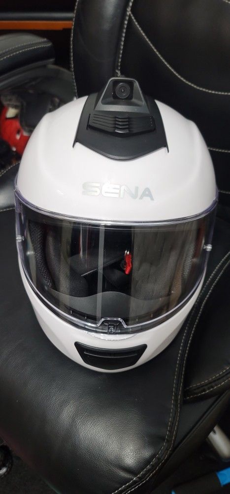 SENA Momentum Pro LARGE Motorcycle Helmet With Camera & Intercom