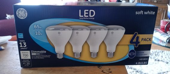 GREAT DEAL !!  4 Pack Box  LED Soft White Light Bulbs 