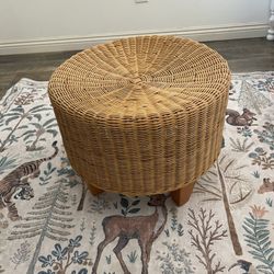 Woven Wicker Footstool Ottoman / Living Room Decoration