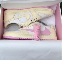 Jordan 1 low travis Scott shy