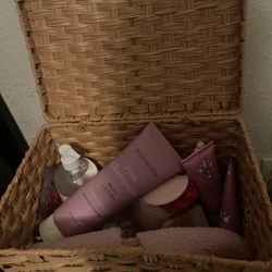 Woman Gift Basket 