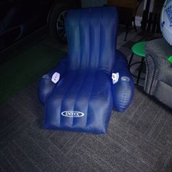 2 POOL LOUNGERS 10.00 For Both. High Quality  Thick Vinyl.