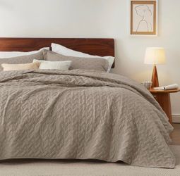 Bedsure California King Quilts - Lightweight Bedspreads Cal King Size with Basket Weave Pattern, Soft Quilt Bedding Set, Taupe Comforter Set Coverlet