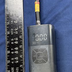 Castrol Digital Air Pump Portable Rechargeable Tire Inflator Used