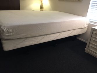 Tempur-Pedic Queen Mattress / Tempurpedic