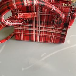 red purse 
