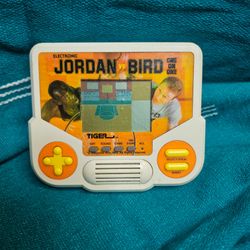 vintage 1989 Tiger Electronics "Jordan vs. Bird: One on One"