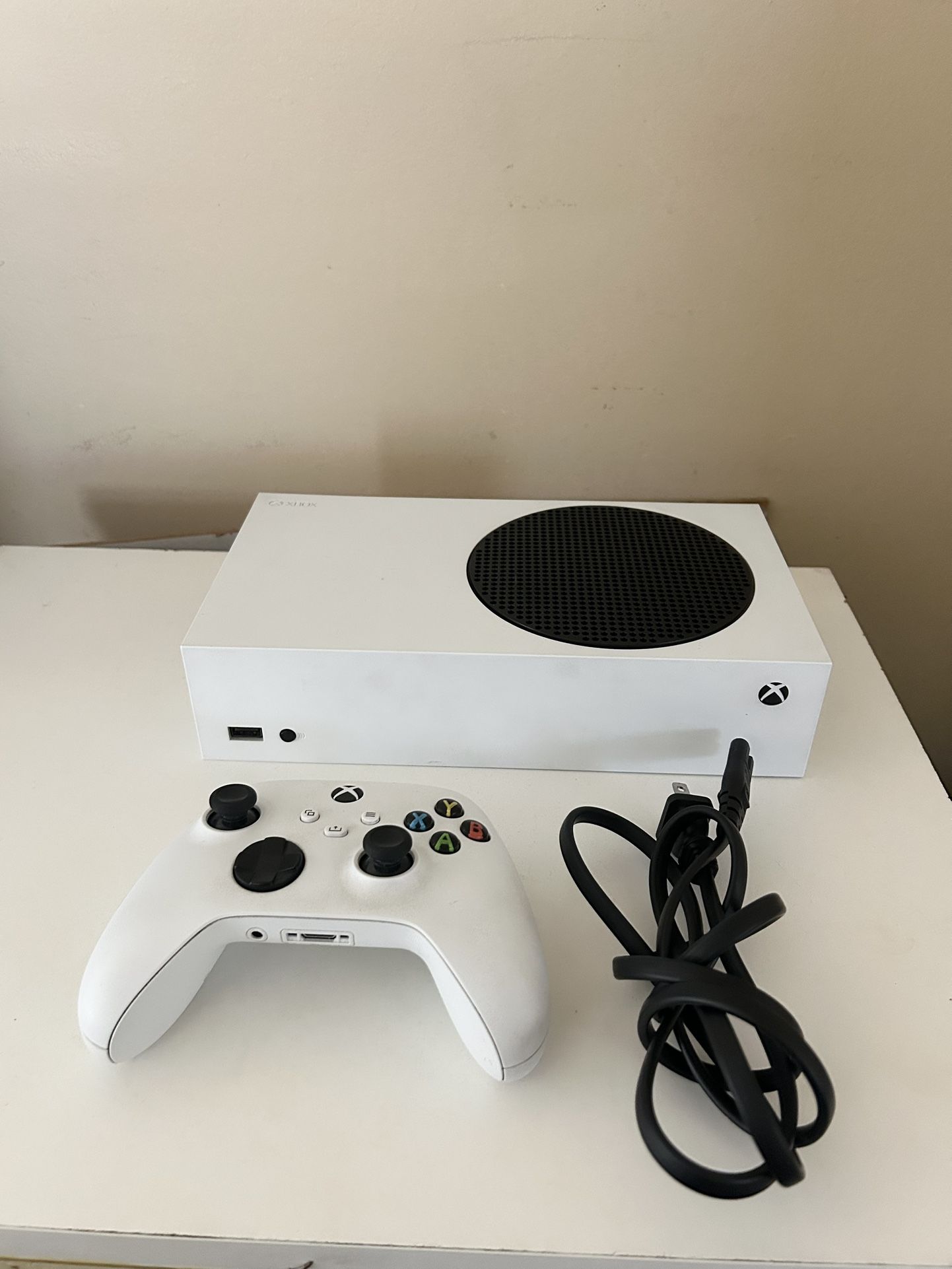 Xbox Series S 512GB | Includes Controller & Cables
