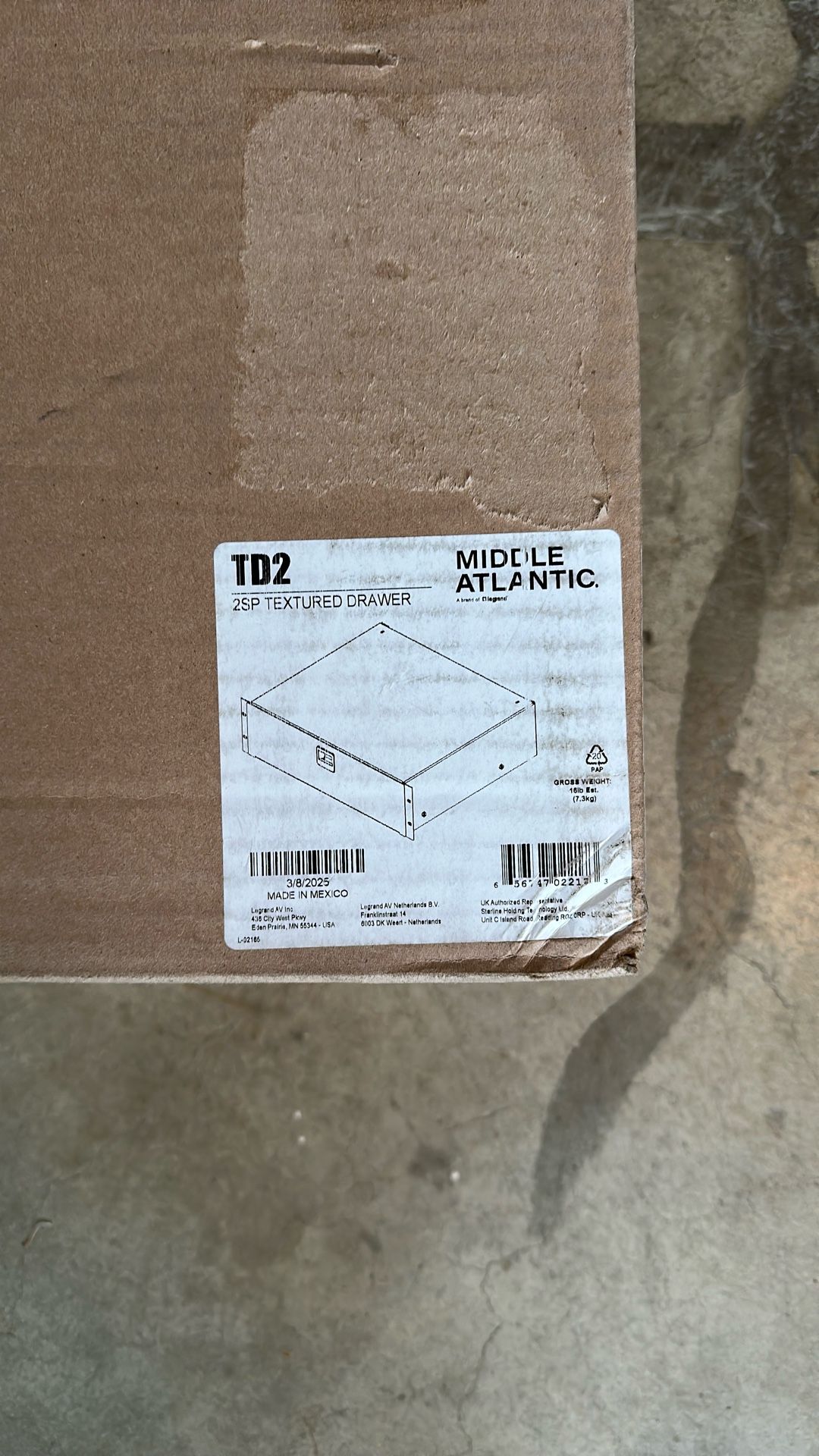 Middle Atlantic TD2 - 2 RU Textured Drawer