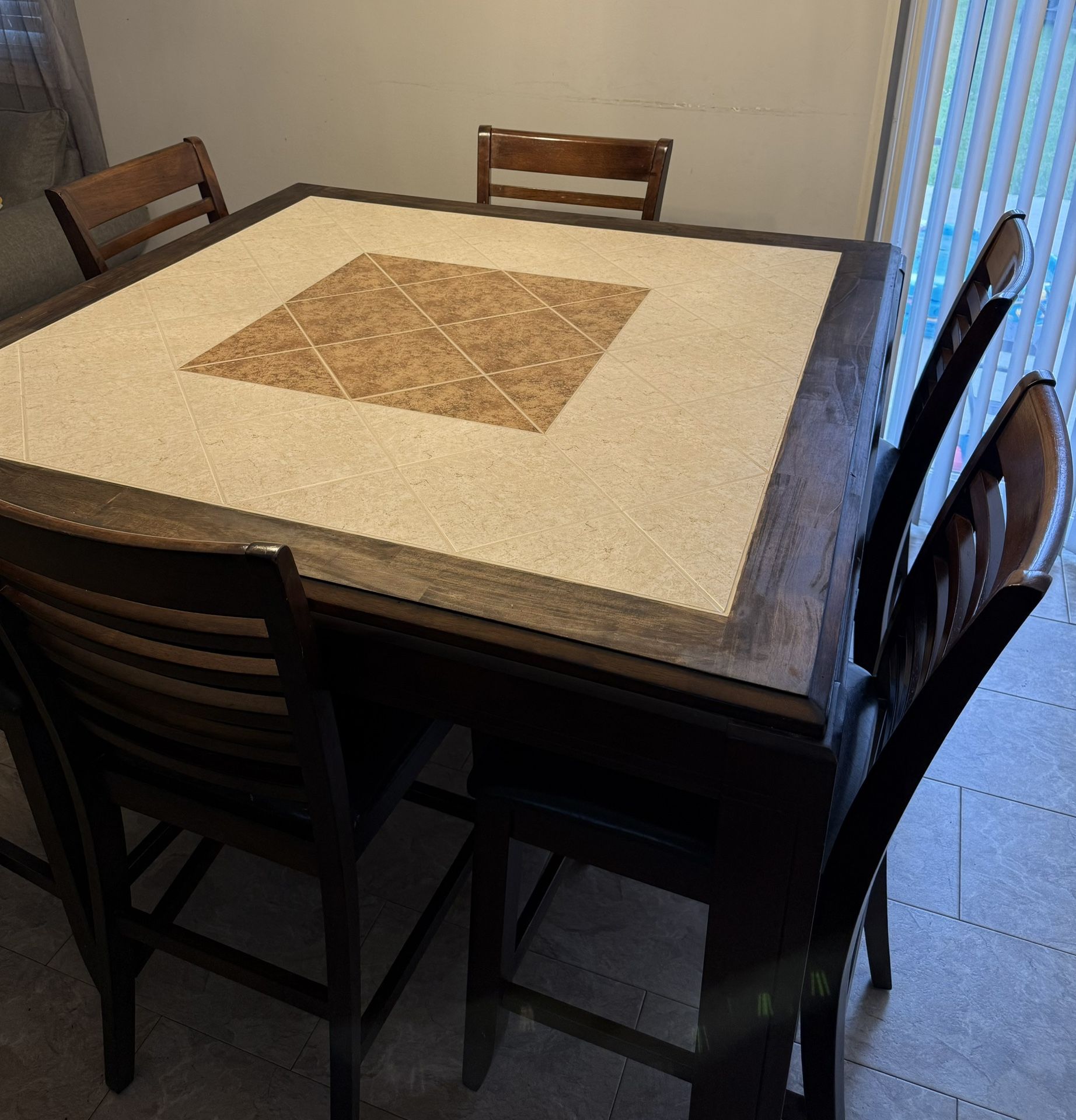 Dinning Table With 6 Chairs