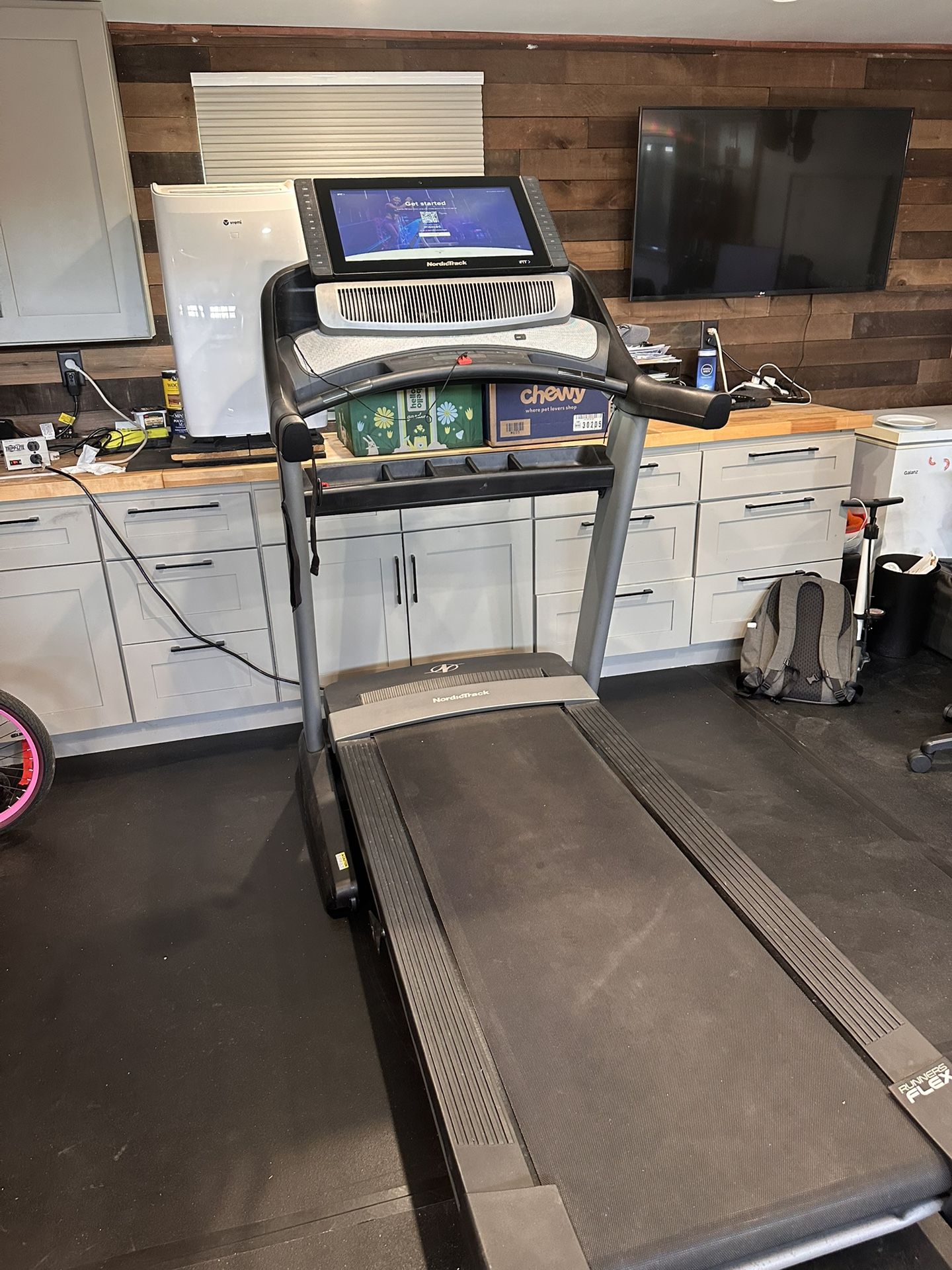 NordicTrack Commercial 2950 Treadmill