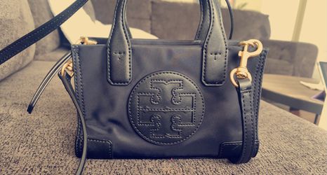 Tory Burch Robinson Saffiano Leather Tote for Sale in Washington, DC -  OfferUp