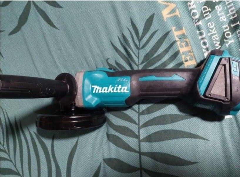 Makita 18 Volt Grinder