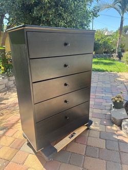 Black 5-Drawer Tall Dresser Chest