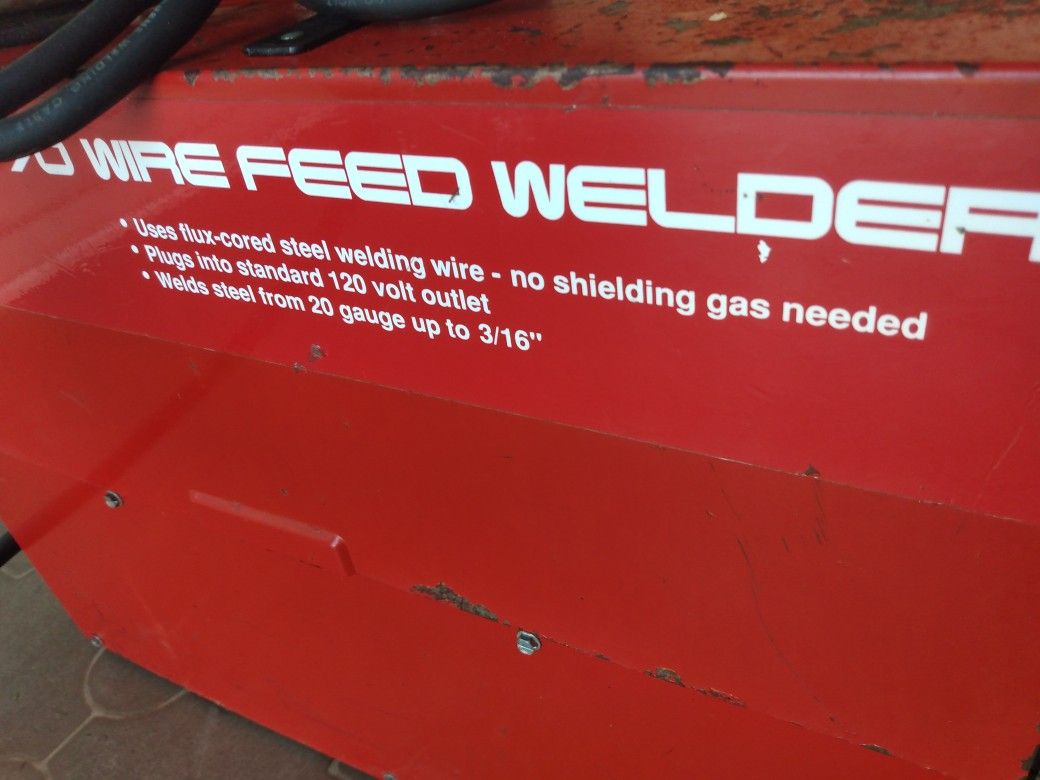 Century PowerMate 70 Wire Feed Welder Machine welding for Sale in Los