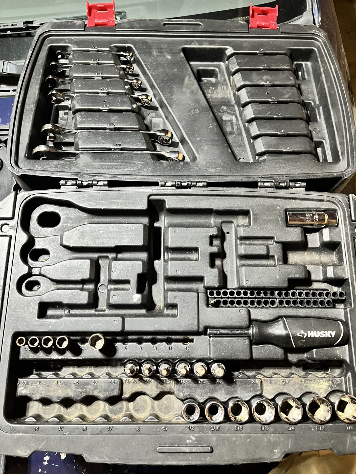 Husky 82-piece SAE Sockets & Wrenches Toolbox Set