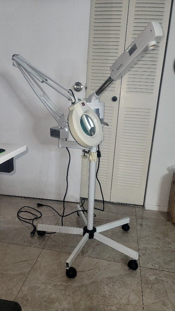 Esthetician Steamer 