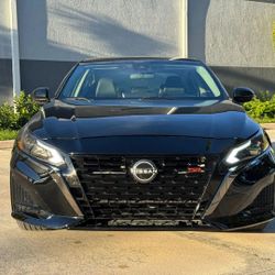 2023 Nissan Altima SR