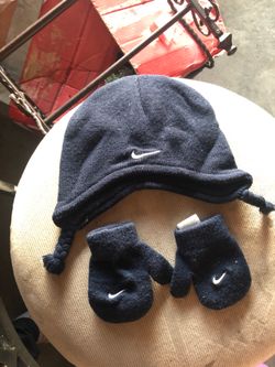 Infant have mitten set