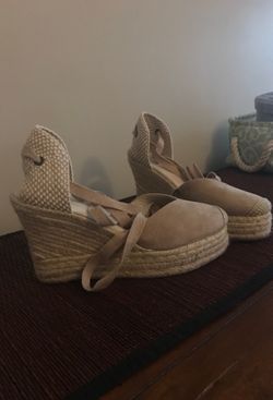 Closed toe hand made wedges