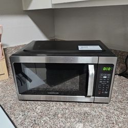 Farberware 0.7 Cu. Ft. Countertop Microwave Oven