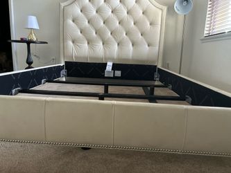 Ethan Allen, full leather, headboard, rails, and footboard Ethan Allen, full leather, QUEEN headboard, rails, and footboard