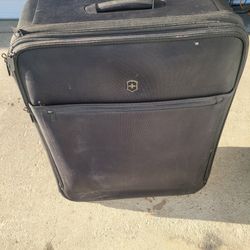 Victorinox Swiss Travel 4 Wheel Spinner Suitcase Large