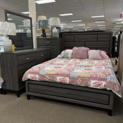 4pc Queen Bedroom Set 