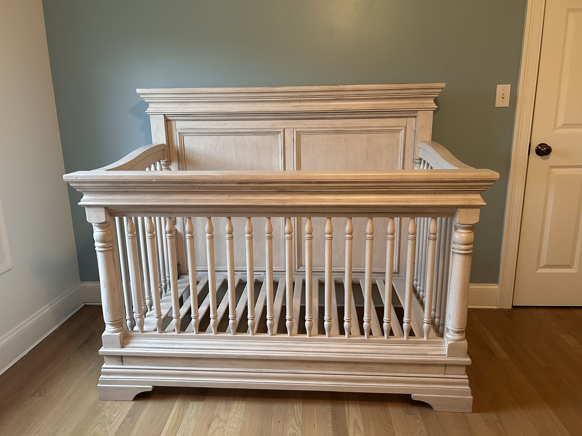 Stella Baby & Child Kerrigan Convertible Crib