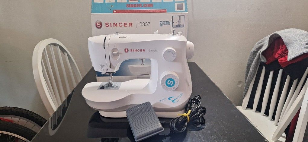 SINGER Simpleâ„¢ 3337 Mechanical Sewing Machine .
