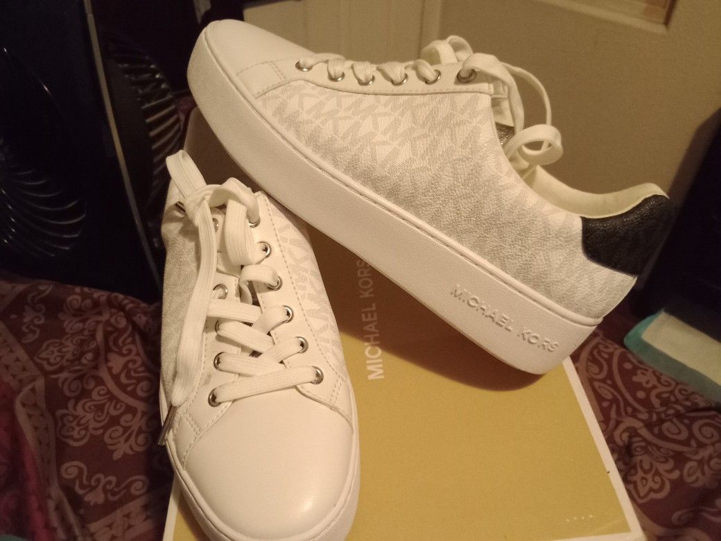 Michael Kors Women's Shoes 8 .5