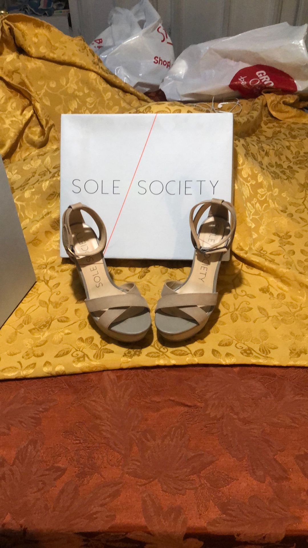 Leather Shoes π . Size 5.5 M. For Woman.