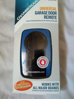 CLICKER CHAMBERLAIN UNIVERSAL GARAGE DOOR REMOTE WORKS WITH ALL MAJOR BRANDS