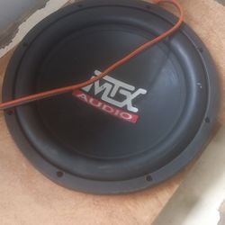 Good subs big magnets pair of subs.