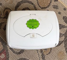 Baby wipe warmer with pillow system
