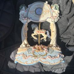 HORSE  CAROUSEL MUSIC BOX