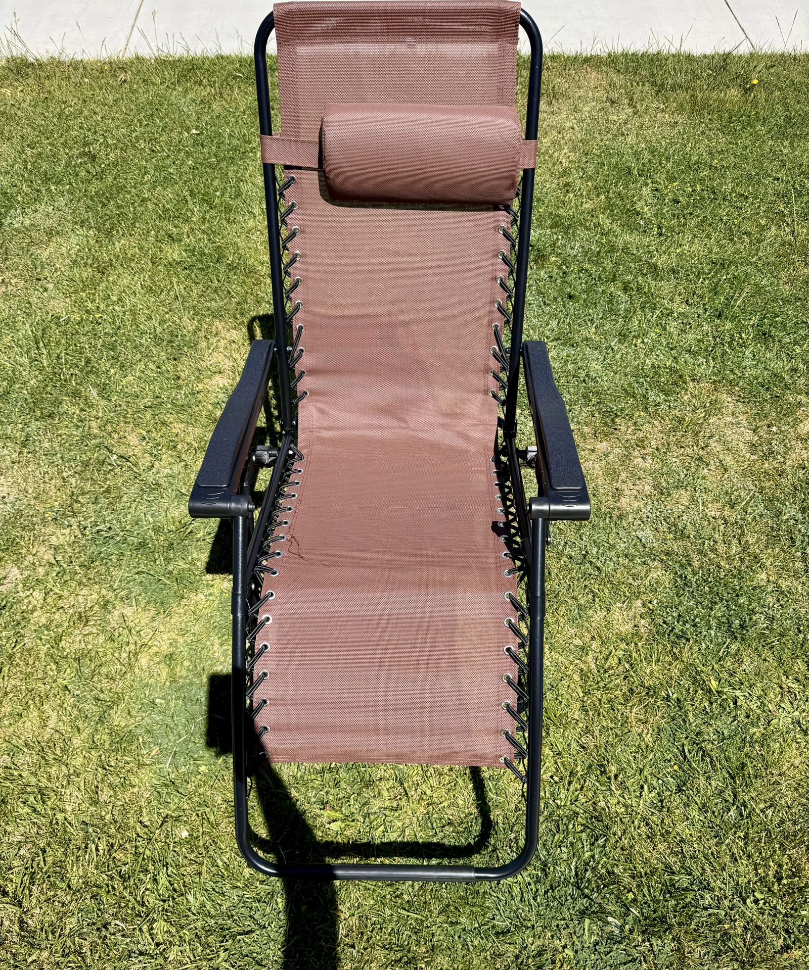 Folding Lounge Chair with Zero Gravity New! 