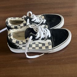 VANS SIZE 4 MEN/ SIZE 5.5 WOMEN
