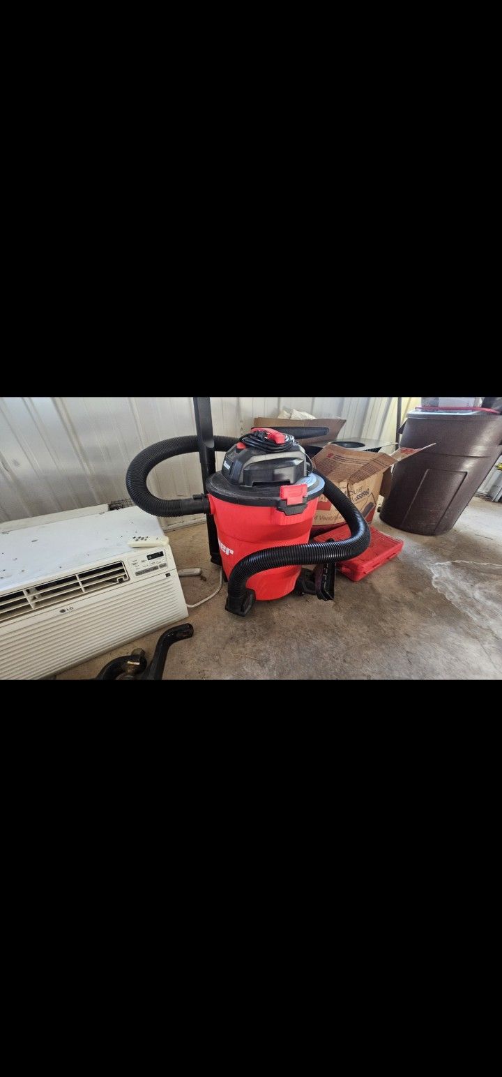Bauer 14 Gallon Shop Vac