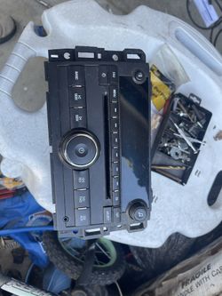 Stock Stereo 2007 Chevy Suburban $$50