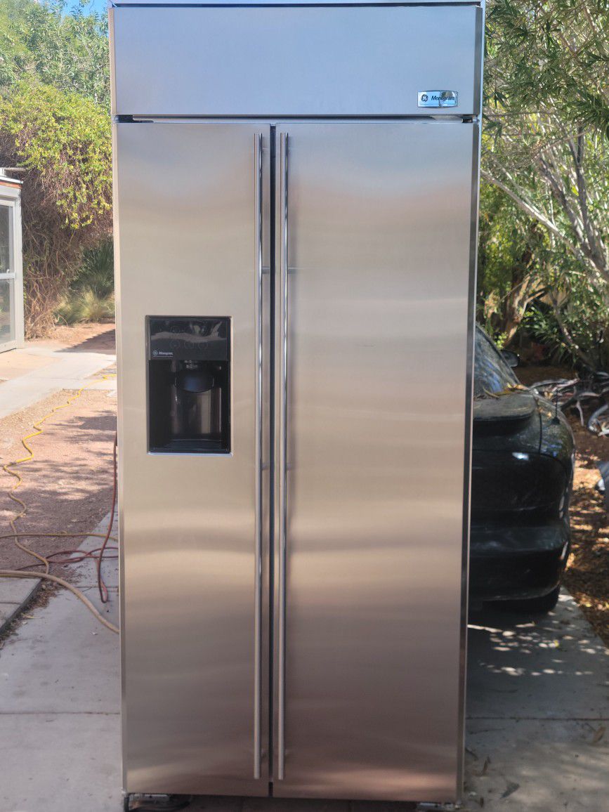  GE Monogram Refrigerator Z1ss360dras 