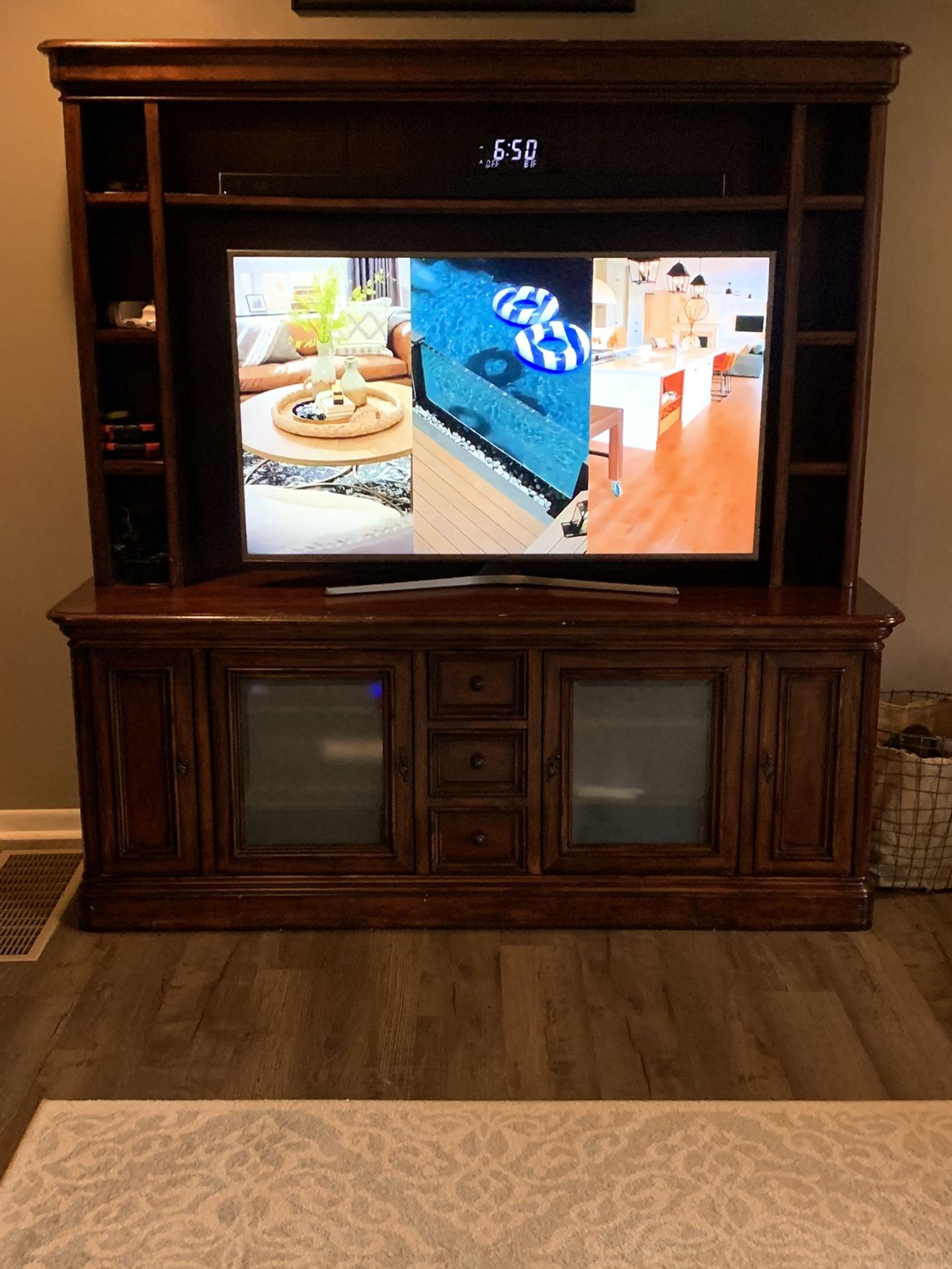 Solid wood Entertainment Stand