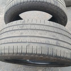 255/50/19 PIRELLI RUNFLAT TIRES 60% TREAD (2) 